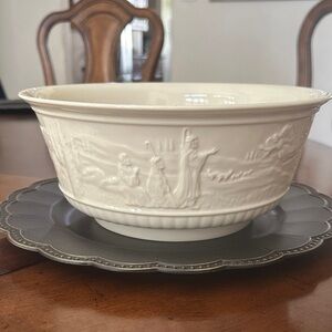 Ivory Relief Ceramic Serving Bowl - Elegant Home Dining